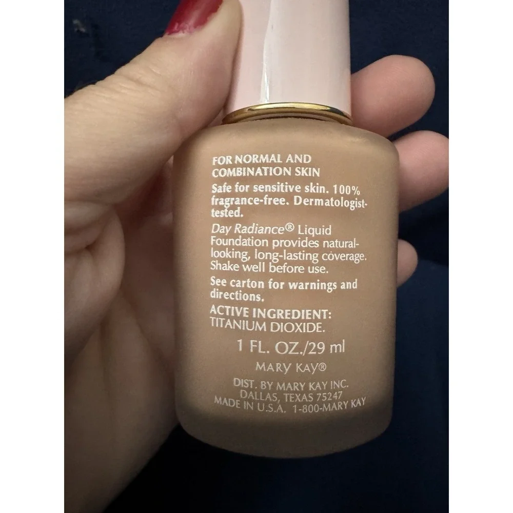 NIB! Mary Kay DELICATE BEIGE Day Radiance Liquid Foundation W/SPF 8 Item #6327